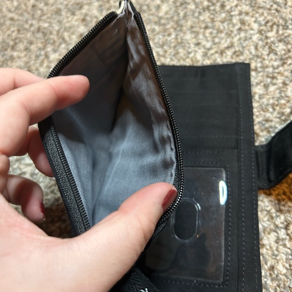 Thirty-One | Black White & Gray Circle Polka Dot Printed wallet - Picture 3 of 5